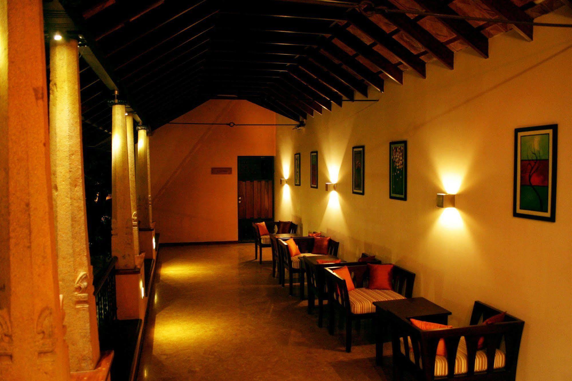 Tea Bungalow Kochi Dalaman gambar